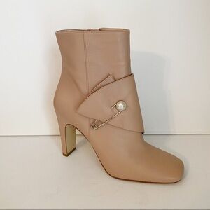 Nine West Quitit Light Natural Pearl Trim Ankle Boots - 9